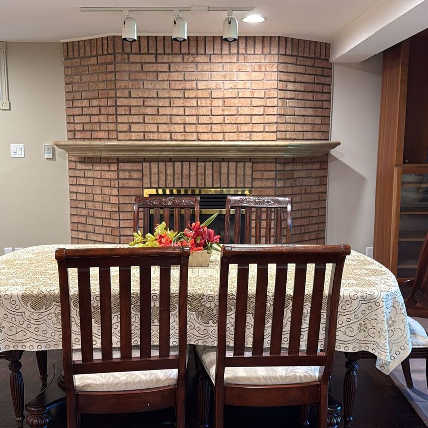 For Lease - 5059 Brandy Lane Court, Mississauga, Ontario - Photo 1