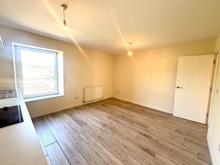 2 bedroom flat to rent - Photo 2