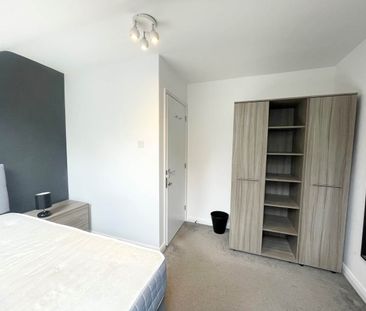 Stanhope Drive (room 3), Horsforth, Leeds - Photo 4