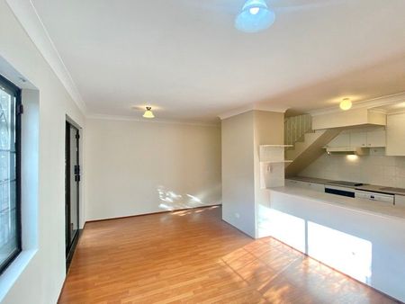 12/5-17 Queen Street, Newtown NSW 2042 - House For Rent | Domain - Photo 5