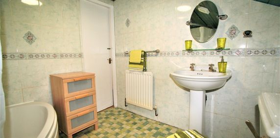 207 HYDE PARK ROAD Leeds - LS6 1AH - Photo 2