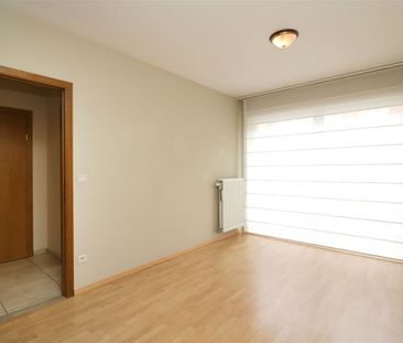 Appartement met 2 slpk., autostaanplaats en terras in centrum Aarschot - Photo 1