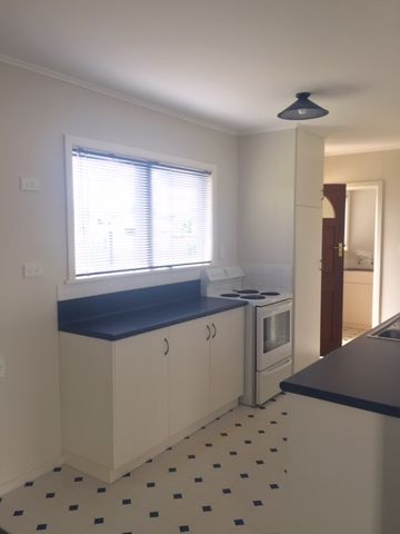 Taradale - 3 Bedrooms - Photo 5