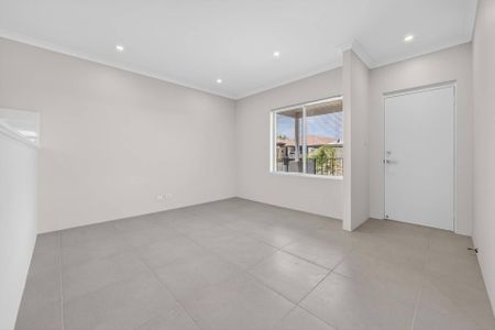 STUNNING 3 x 2 HOME - Photo 3