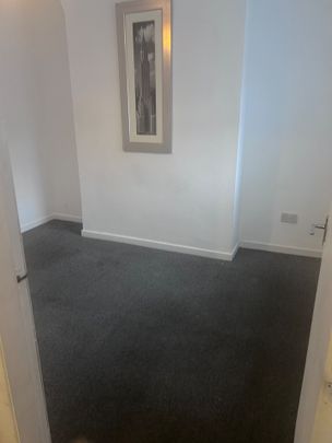 1 Bed Flat, Huntly Road, L6 - Photo 1