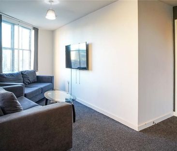 6 bedroom flat to rent - Photo 2