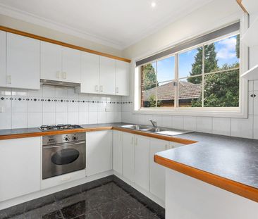 Exceptional and Low Maintenance Single Level Villa! - Photo 3