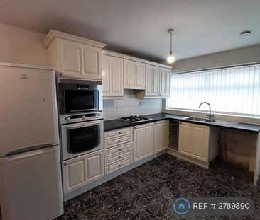 3 bedroom semi-detached house to rent - Photo 5