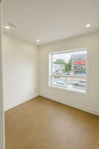 For Lease - 2034 Danforth Avenue Unit# 202, Toronto, Ontario - Photo 4
