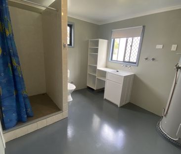 Holiday Living! - Photo 2