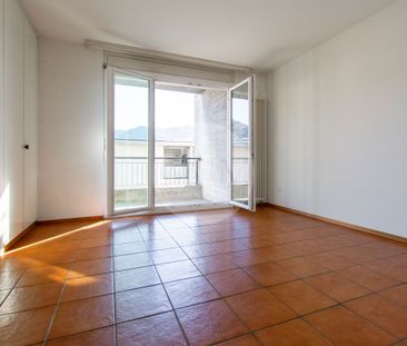 LUMINOSO 2.5 LOCALI A MASSAGNO - Foto 6