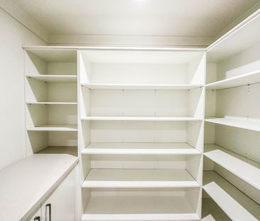 Spacious & Modern Family Home in Popular Location - Photo 3