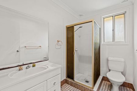 Unit 3/7 Pecan Close, Wyoming - Photo 2