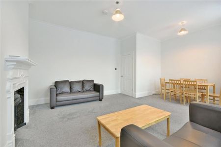 3 bedroom flat to rent - Photo 3
