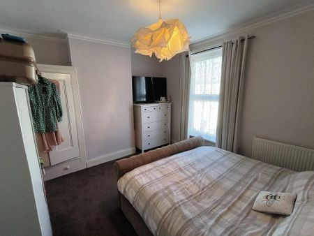 3 bedroom terraced house to rent - Photo 5