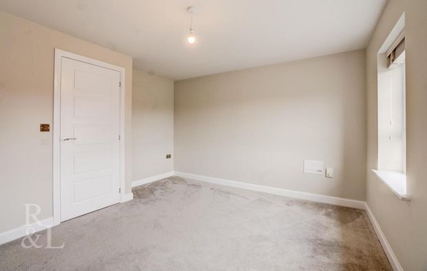 4 bedroom semi-detached house to rent - Photo 1