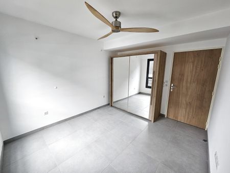 Location Appartement 3 pièces 62m² ST PIERRE 97410 - Photo 2