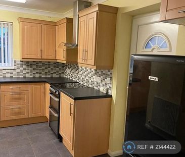 2 bedroom end of terrace house to rent - Photo 4