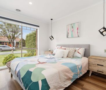 Beautiful 4-Bedroom Family Home in a Prime Aspendale Gardens Court ... - Photo 4