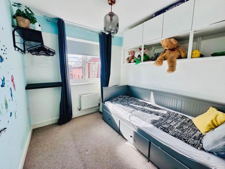 4 bedroom detached house to rent - Photo 3