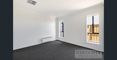 Modern Family Living in a Peaceful Pocket of Sunbury - 2 WEEKS RENT FREE - Photo 4