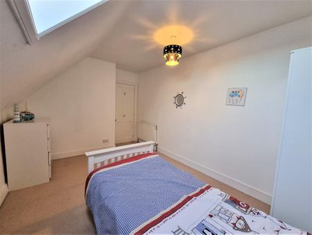 5 bedroom end of terrace house to rent - Photo 4