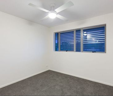 Modern 2 Bedroom Apartment on Kedron Brook! - Photo 2