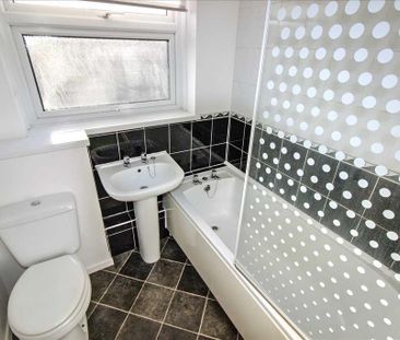 3 bedroom terraced house to rent - Photo 6