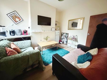 3 bedroom terraced house to rent - Photo 3