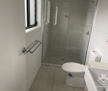 3 BEDROOM TOWNHOUSE - Double Garage, Air Cons, Pets Welcome - Photo 6