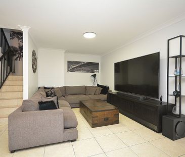 3 bedroom beauty! - Photo 2