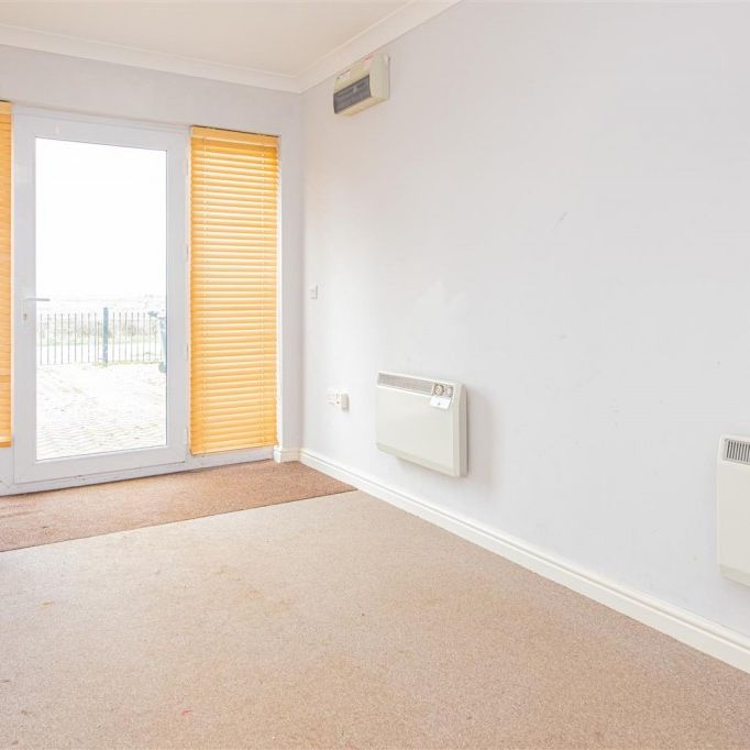 4 bed House - Detached To Let - Photo 1