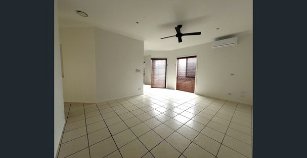 Single-Level 4 Bedroom Home in Prime Varsity Lakes Location - Photo 1