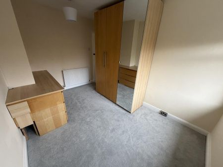 2 bedroom semi-detached house to rent - Photo 5