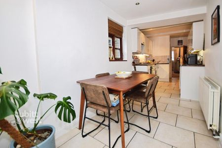 2 bedroom semi-detached house to rent - Photo 4