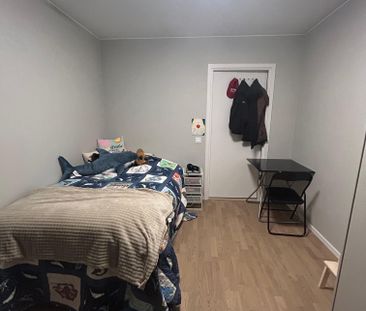 Karolinska Institutet, Solna - Photo 3