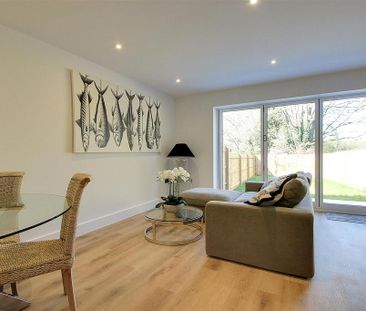 4 bedroom semi-detached house to rent - Photo 2