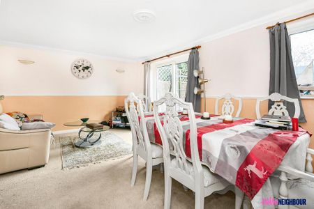 3 bedroom end of terrace house to rent - Photo 3