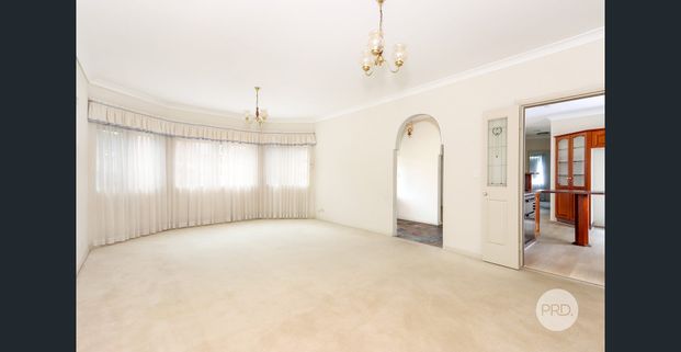 Immaculate House in Central Location - Photo 1