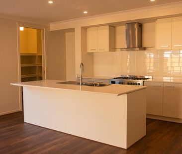 A Brand New Family Home in Tarneit – Style, Space & Modern Comfort! - Photo 4