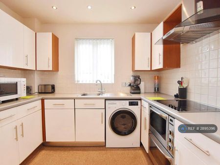 2 bedroom flat to rent - Photo 5