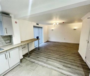 1 bedroom in a house share to rent - Photo 6