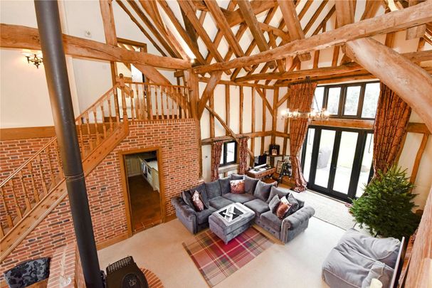 A delightful barn conversion set in lovely rural location, well presented throughout with good size rooms and a generous garden - Photo 1