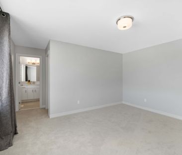 For Lease - 696 Moonflower Crescent, Blossom Park - Airport and Are... - Photo 4