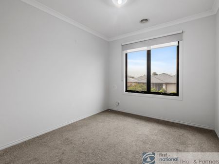 10 Trainers Way, Clyde - Photo 4