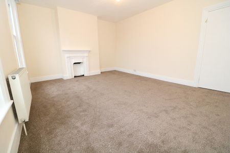 High Street, Dorking - 2 bedrooms Property for lettings - Seymours - Photo 3