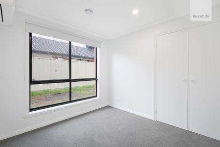 56 Sommeville Drive, Roxburgh Park VIC 3064 - House For Rent | Domain - Photo 2