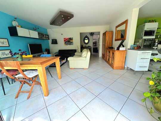 Location Appartement 4 pièces 95m² MARSEILLE 9ème - Photo 1