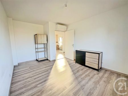 Location Maison 4 pièces 111m² BRESSOLS 82710 - Photo 4