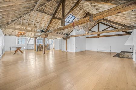 3 bedroom flat to rent - Photo 4